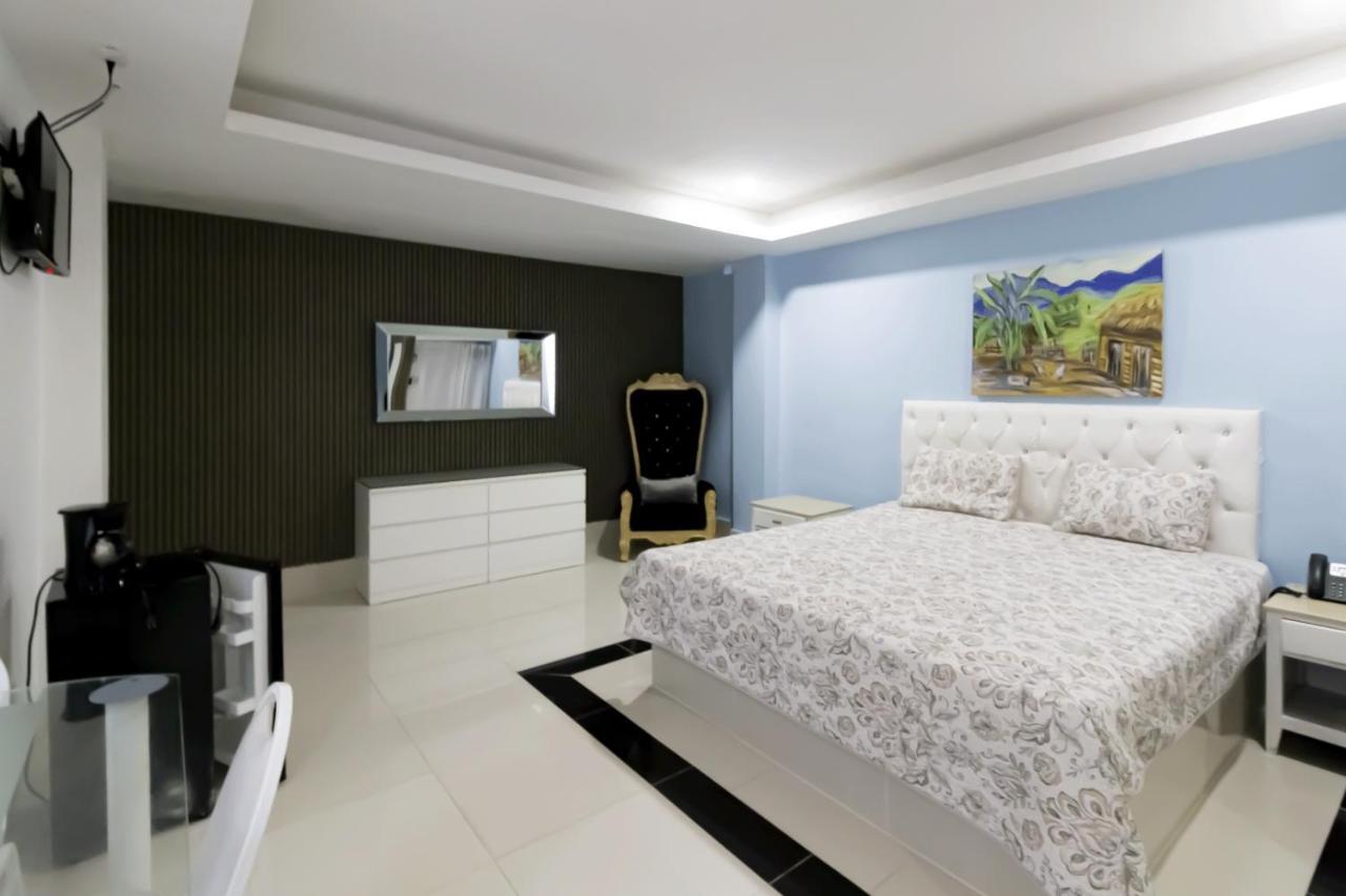 Hotel La Casona Dorada ซานโตโดมิงโก ภายนอก รูปภาพ